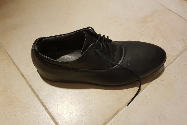Schuh in Galosche schwarz